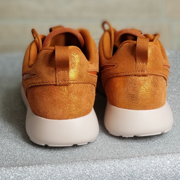 Nike Roshe One - Picture 6 of 7